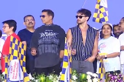 Watch: Akshay Kumar, Tiger Shroff Flag Off Marathon From Atal Setu In Mumbai Watch: Akshay Kumar, Tiger Shroff Flag Off Marathon From Atal Setu In Mumbai