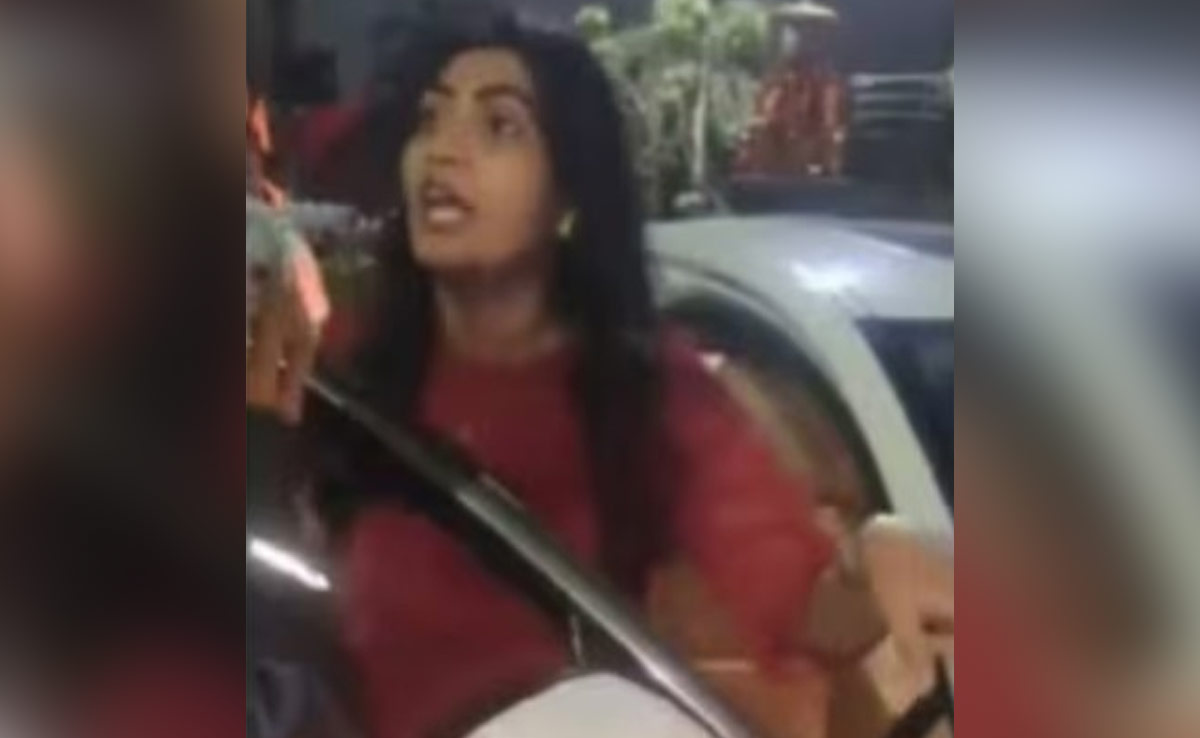 गलत गाड़ी चलाने पर पुलिस ने रोका तो भड़क गई एक्ट्रेस, पुलिसवाले पर उठाया हाथ, फाड़ने लगी उसके कपड़े