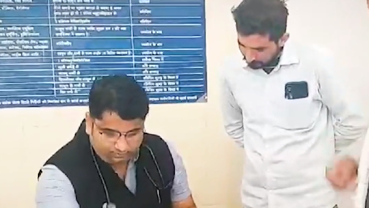 टीकमगढ़ में एक डॉक्टर के संकल्प ने बदल दी सरकारी अस्पताल की तस्वीर