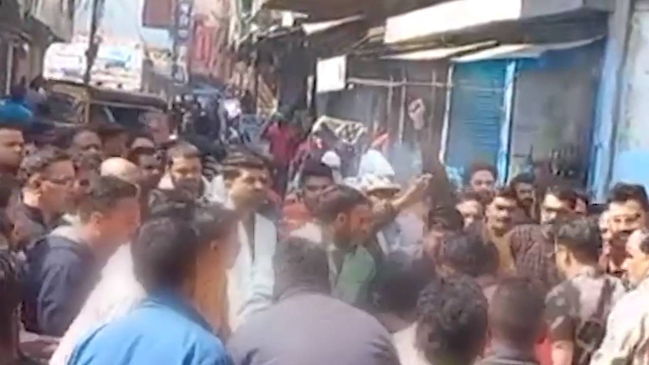 सागर: मामूली विवाद में युवक की हत्या, नाराज परिजनों ने सड़क किया जाम