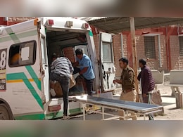 पाली में बड़ा हादसा, मजदूरों पर गिरी 100 टन वजनी चट्टान, 3 की मौत, 3 घायल पाली में बड़ा हादसा, मजदूरों पर गिरी 100 टन वजनी चट्टान, 3 की मौत, 3 घायल