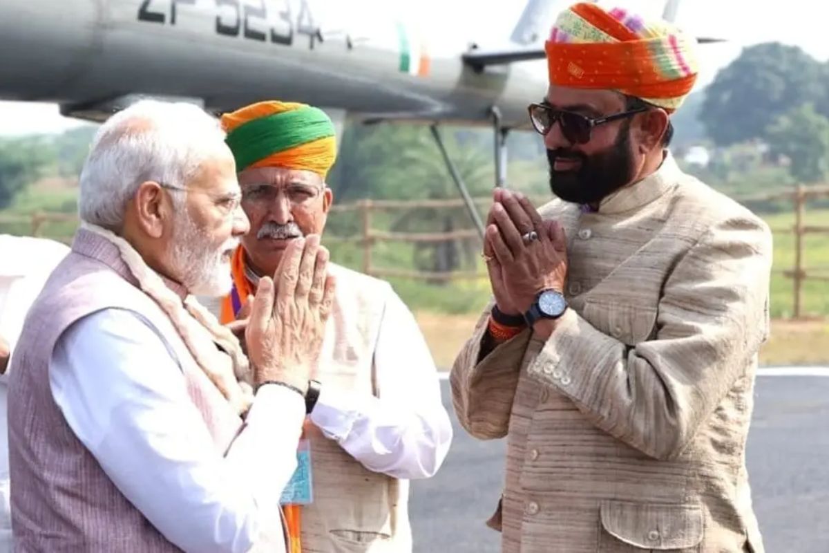 Rajasthan Politics: लोकसभा चुनाव से पहले राजस्थान कांग्रेस को बड़ा झटका, आज BJP ज्वाइन करेंगे महेंद्रजीत सिंह मालवीय Rajasthan Politics: लोकसभा चुनाव से पहले राजस्थान कांग्रेस को बड़ा झटका, आज BJP ज्वाइन करेंगे महेंद्रजीत सिंह मालवीय