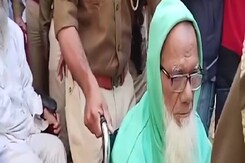 1993 Serial Bomb Blast Case: बरी हुआ अब्दुल करीम टुंडा , 30 साल बाद भी सबूतों की कमी, क्या करेगी सीबीआई? 1993 Serial Bomb Blast Case: बरी हुआ अब्दुल करीम टुंडा , 30 साल बाद भी सबूतों की कमी, क्या करेगी सीबीआई?