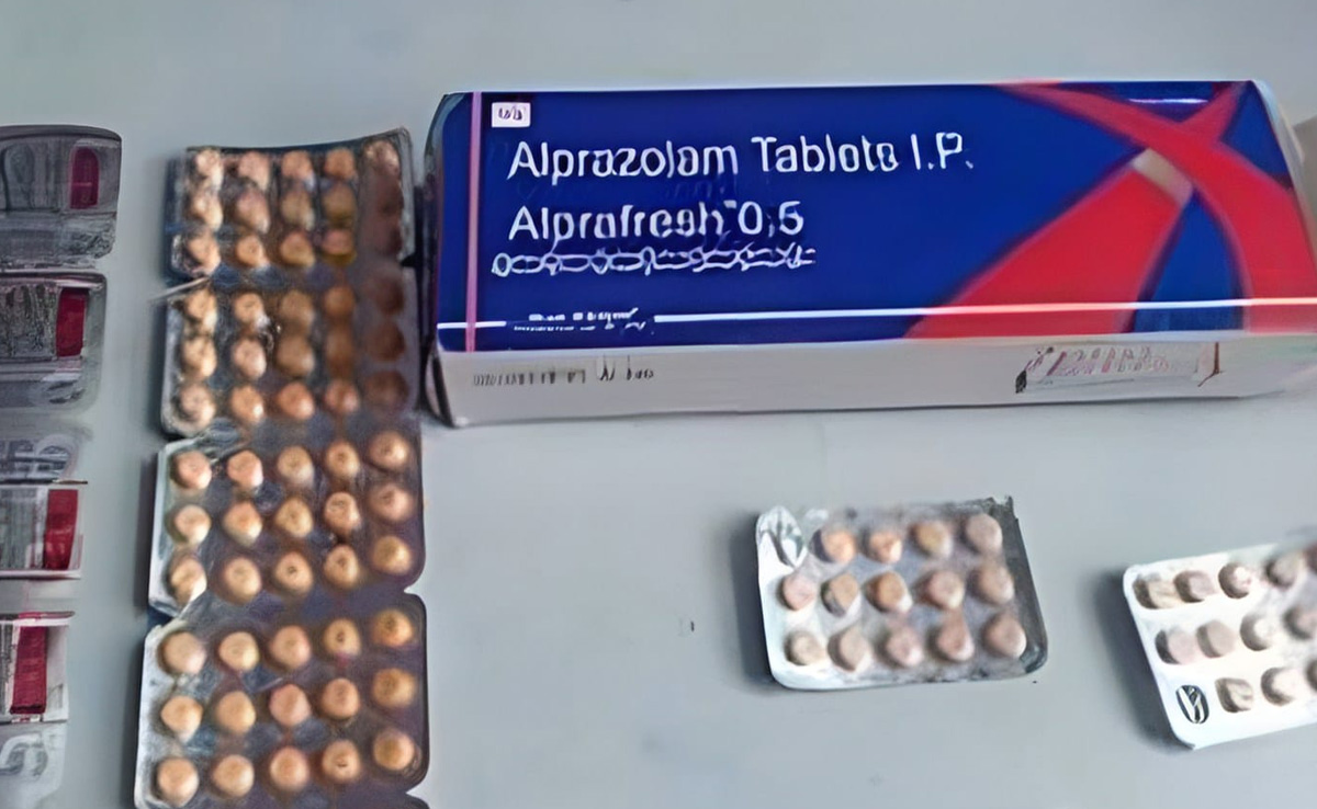 Gariyaband: नशे के खिलाफ पुलिस की कार्रवाई, प्रतिबंधित नशीली दवा बेचने की फिराक में घूम रहे युवक को किया गिरफ्तार