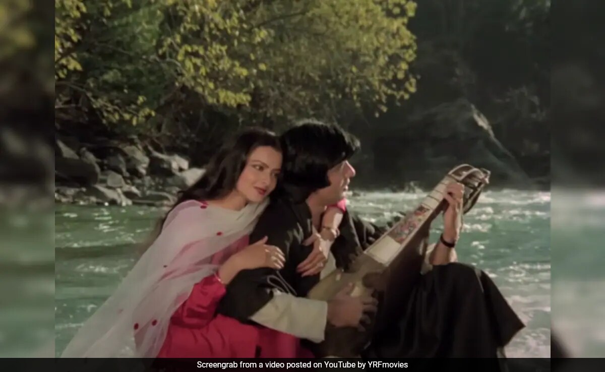 Valentine's Day 2024: Just A <i>Silsila</i> Of 10 Romantic Film Dialogues