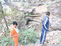 कोटा लापता कोचिंग स्टूडेंट केस में बड़ा अपडेट, सर्च ऑपरेशन में छात्र का चप्पल, बैग और मोबाइल बरामद कोटा लापता कोचिंग स्टूडेंट केस में बड़ा अपडेट, सर्च ऑपरेशन में छात्र का चप्पल, बैग और मोबाइल बरामद