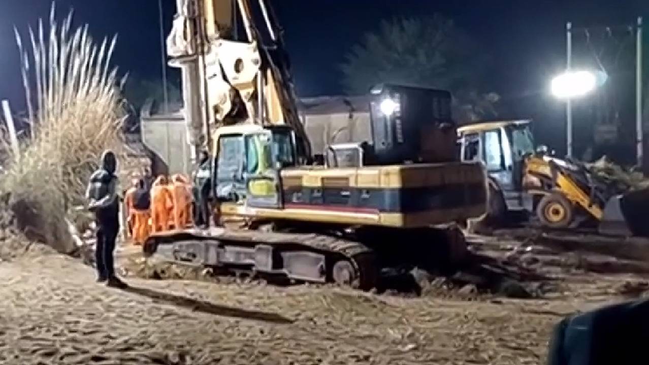 Gangapur Borewell Rescue: तीसरे दिन भी बाहर नहीं आ पाई महिला, रेस्क्यू ऑपरेशन जारी