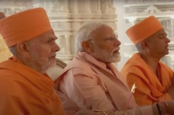PM Inaugurates Abu Dhabi's 1st Hindu Temple, Offers Prayers, Performs Aarti PM Inaugurates Abu Dhabi's 1st Hindu Temple, Offers Prayers, Performs Aarti