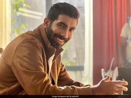 Jasprit Bumrah's 'Happiness Is Here' And It Is The Perfect Before Valentine's Day Jasprit Bumrah's 'Happiness Is Here' And It Is The Perfect Before Valentine's Day