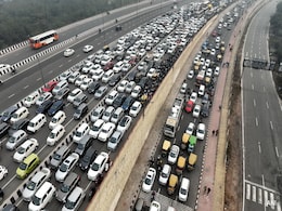 Massive Traffic Jams At Delhi Borders Amid Farmers' <i>'Dilli Chalo'</i> Agitation Massive Traffic Jams At Delhi Borders Amid Farmers' <i>'Dilli Chalo'</i> Agitation