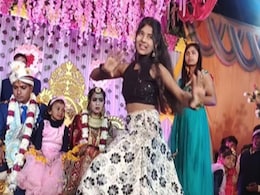 जीजा और बहन के सामने लड़की कर रही थी ऐसा डांस मम्मी को आया गुस्सा, किया कुछ ऐसा लोग बोले- मोए मोए हो गया जीजा और बहन के सामने लड़की कर रही थी ऐसा डांस मम्मी को आया गुस्सा, किया कुछ ऐसा लोग बोले- मोए मोए हो गया
