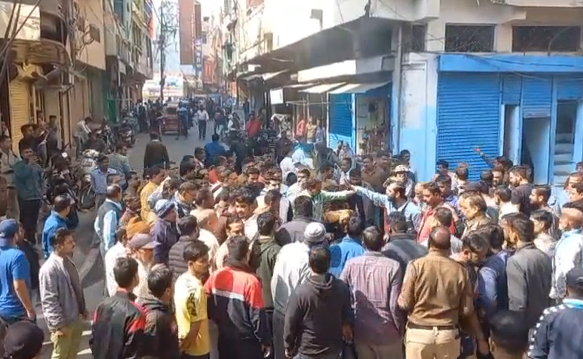 Sagar : धक्का लगने से शुरू हुआ विवाद, तीन आरोपियों ने चाकू मारकर कर दी युवक की हत्या