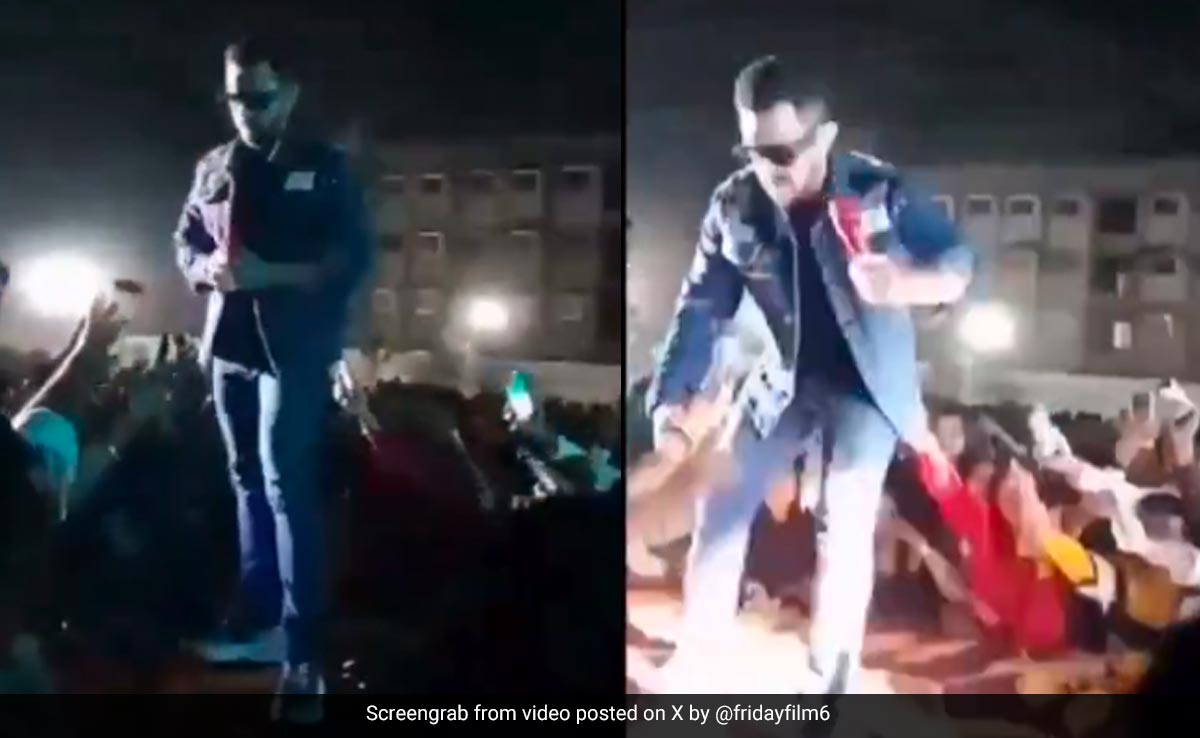 After Viral Video Of Aditya Narayan Throwing Fan's Phone At Concert, Event Manager Explains