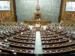 संसद में होता रहा हंगामा, सरकार ने आधी रात लागू कर दिया महिला आरक्षण कानून, जारी हुआ नोटिफिकेशन