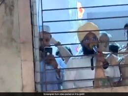 मौलाना मुफ्ती सलमान अजहरी को देर रात जूनागढ़ ले जाया गया, हेट स्पीच मामले में मुंबई से हुई गिरफ्तारी मौलाना मुफ्ती सलमान अजहरी को देर रात जूनागढ़ ले जाया गया, हेट स्पीच मामले में मुंबई से हुई गिरफ्तारी