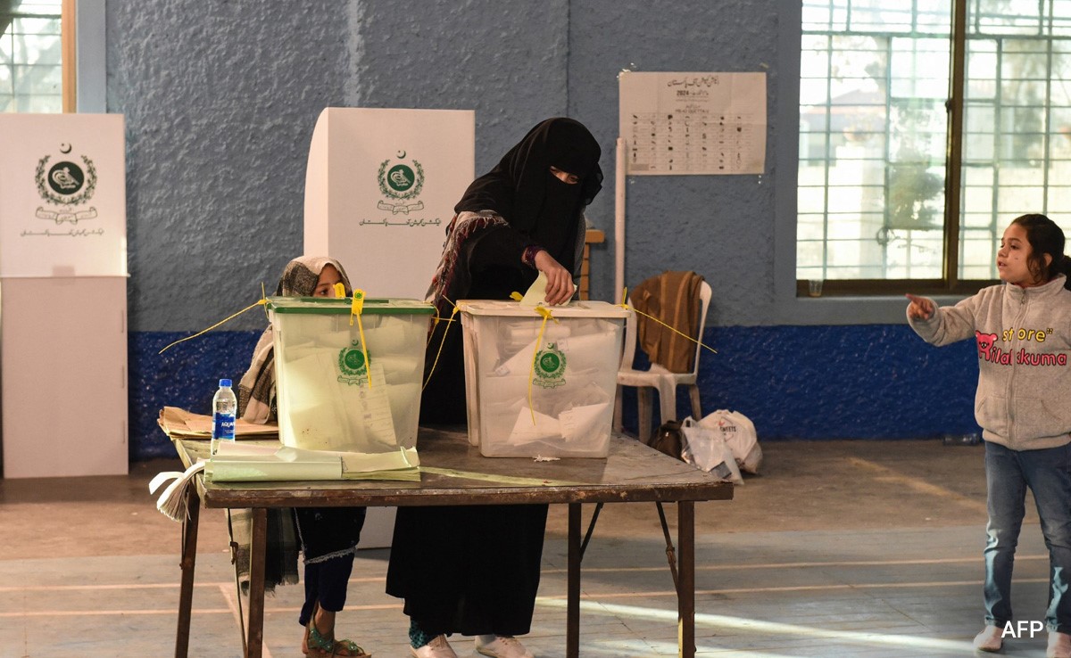 "Let The Winner Win": Pak Politician Gives Up Seat, Says Voting Was Rigged