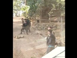 Video: Standoff Between Armoured Vehicle And Suspected Insurgents In Manipur's Moreh Video: Standoff Between Armoured Vehicle And Suspected Insurgents In Manipur's Moreh