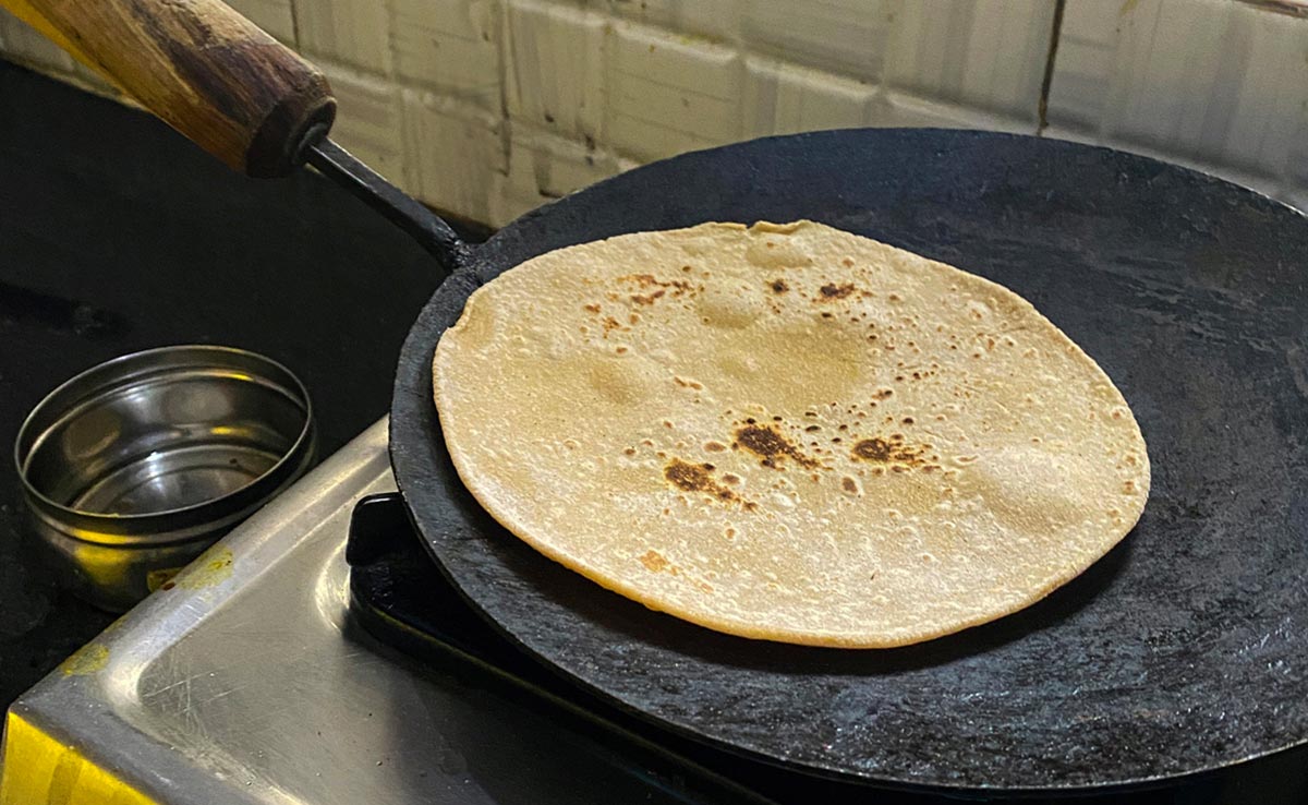 सुबह की बनी रोटियां लंचबॉक्स में रहेंगी एकदम फ्रेश और सॉफ्ट, अपनाएं  8 धांसू ट्रिक्स