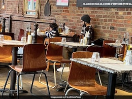 Virat Kohli's Photo With Daughter Vamika At A London Restaurant Goes Viral Virat Kohli's Photo With Daughter Vamika At A London Restaurant Goes Viral