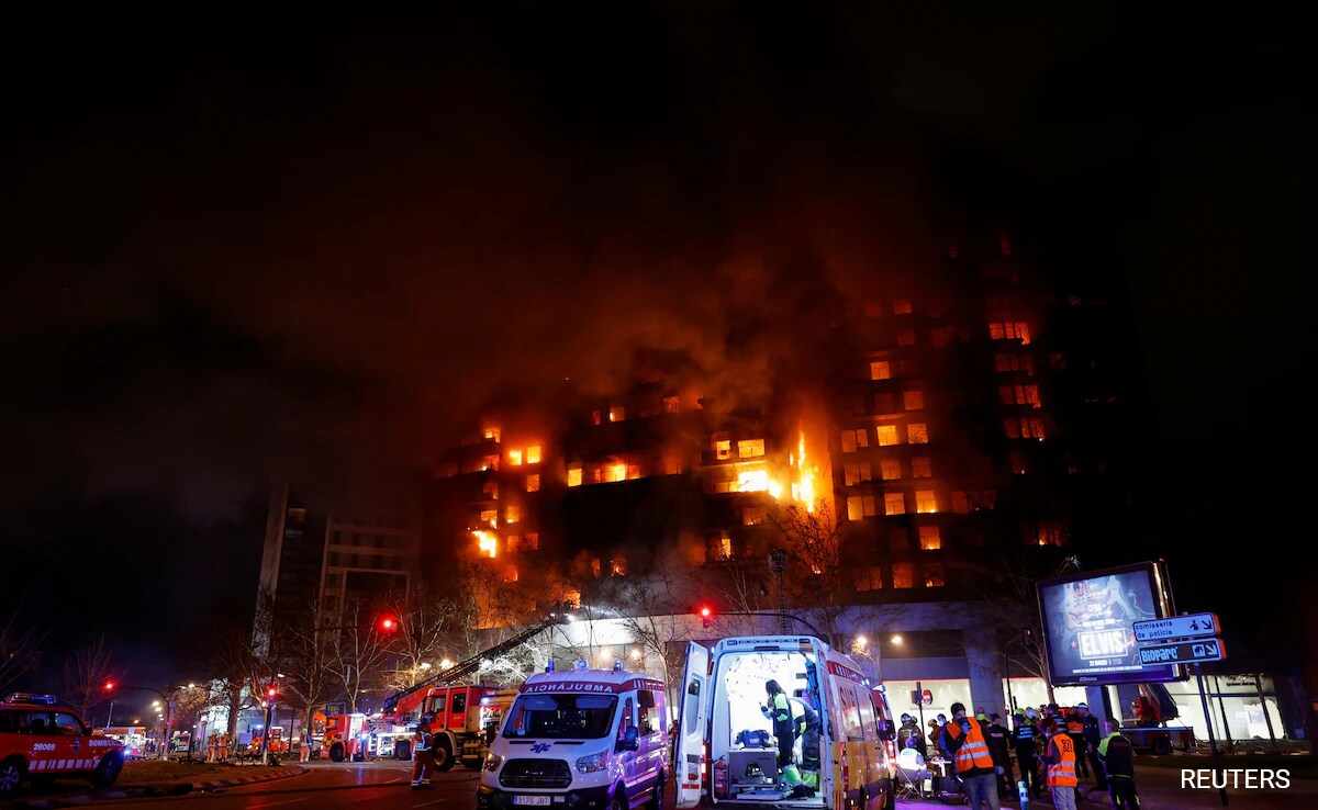 4 Dead, 19 Missing After Massive Fire In Spain Apartment - Vimarsana News