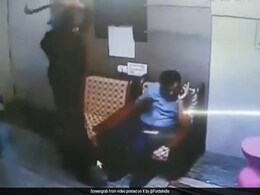 On CCTV, Man Strikes Doctor 18 Times With Sickle At Maharashtra Hospital On CCTV, Man Strikes Doctor 18 Times With Sickle At Maharashtra Hospital