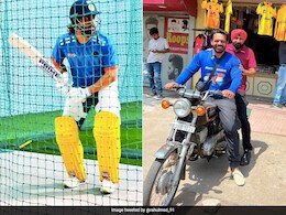 "<i>Yahi Hai Yaari</i>": MS Dhoni's Friend On India Icon Using His Company's Sticker On Bat