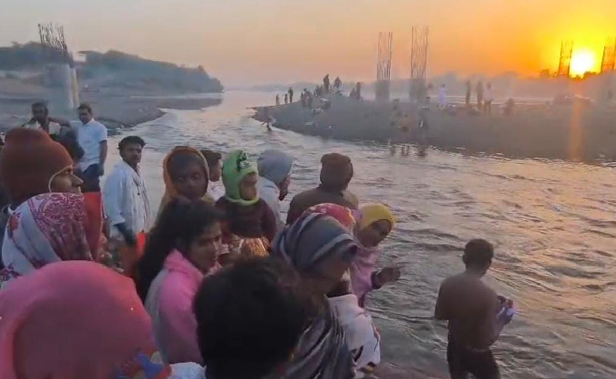Beneshwar Dham Fair: बेणेश्वर मुख्य मेला आज, धाम पर उमड़ा श्रद्धा का ज्वार, त्रिवेणी संगम में लोग लगा रहे आस्था की डुबकी