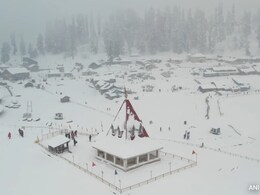 बर्फ से ढके गुलमर्ग की ड्रोन से ली गई खूबसूरत तस्वीर, शून्य से 10 डिग्री नीचे पहुंचा तापमान बर्फ से ढके गुलमर्ग की ड्रोन से ली गई खूबसूरत तस्वीर, शून्य से 10 डिग्री नीचे पहुंचा तापमान