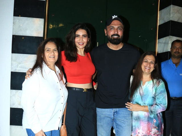 Karishma Tanna And Varun Bangera Valentine's Day Dinner Date