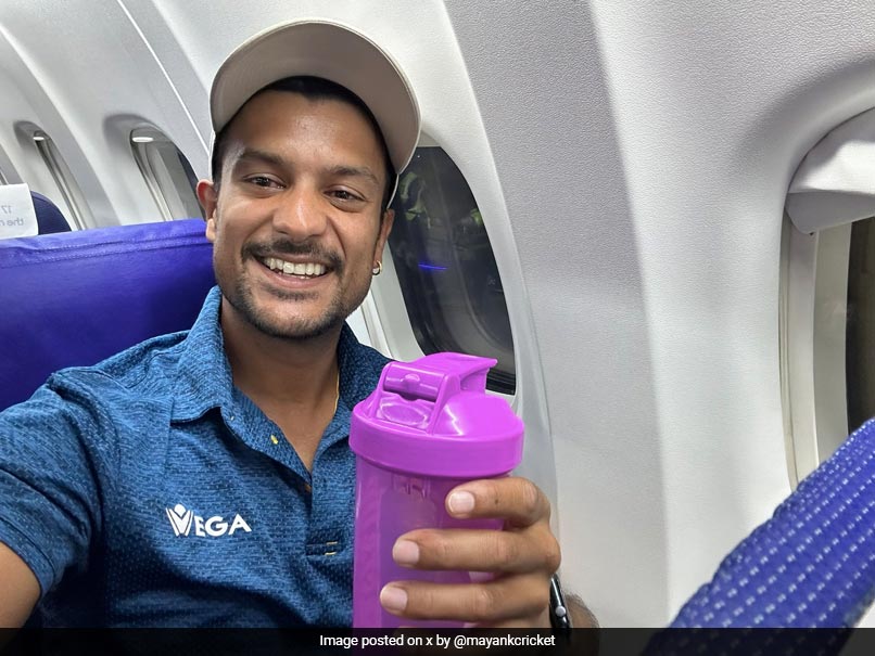 "Risk <i>Nahi Lena</i>": Weeks After Falling Ill Mid-Flight, Mayank Agarwal Carries Own Water. Post Viral