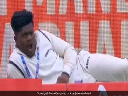 "या या..या.. उठ जाओ लड़के...", इंग्लैंड की बल्लेबाजी देखकर उबासी लेने लगा बॉल बॉय, फिर रवि शास्त्री के कमेंट्री ने माहौल बना दिया, Viral Video "या या..या.. उठ जाओ लड़के...", इंग्लैंड की बल्लेबाजी देखकर उबासी लेने लगा बॉल बॉय, फिर रवि शास्त्री के कमेंट्री ने माहौल बना दिया, Viral Video