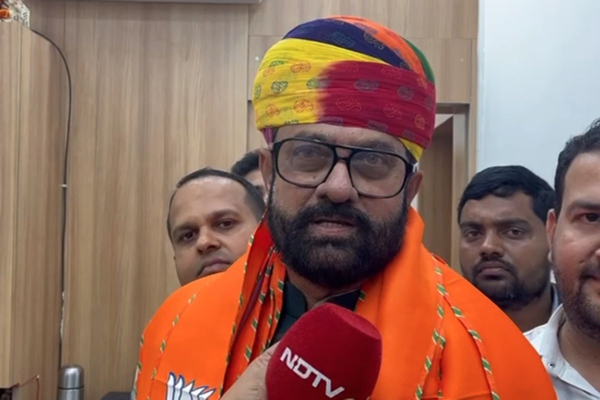 राजस्थान में कांग्रेस को झटका, पूर्व मंत्री महेंद्रजीत सिंह मालवीया ने बीजेपी में शामिल