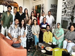शम्मी कपूर की पोती शाहरुख खान के साथ कर चुकी है फिल्म, बड़े पर्दे से दूर अब करती हैं ये काम शम्मी कपूर की पोती शाहरुख खान के साथ कर चुकी है फिल्म, बड़े पर्दे से दूर अब करती हैं ये काम