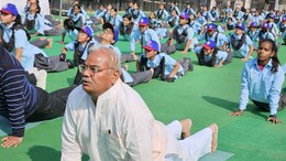 शिक्षा मंत्री मदन दिलावर ने विद्यार्थियों के साथ किया सूर्य नमस्कार, बोले, उम्मीद है विश्व रिकॉर्ड बन गया