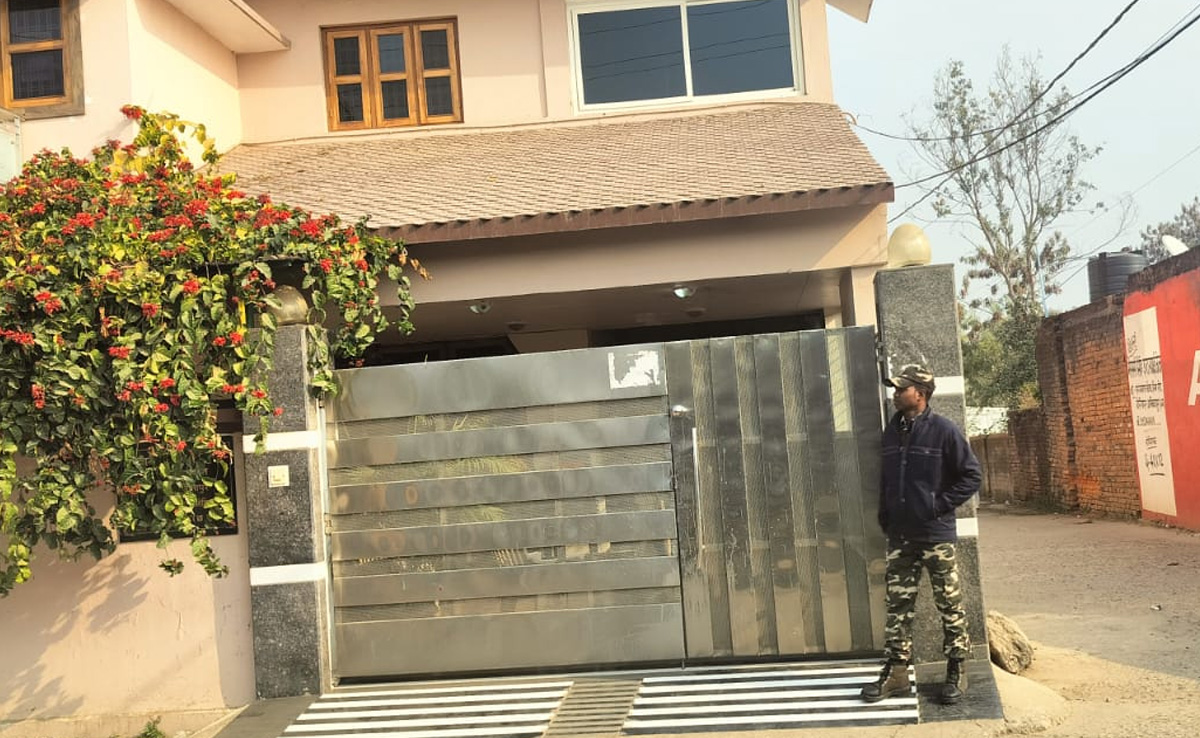 IT Raid: पूर्व कांग्रेसी मंत्री भगत के ठिकानों पर 5 दिन बाद इनकम टैक्स की छापेमारी खत्म, जानिए- कितना खजाना मिला