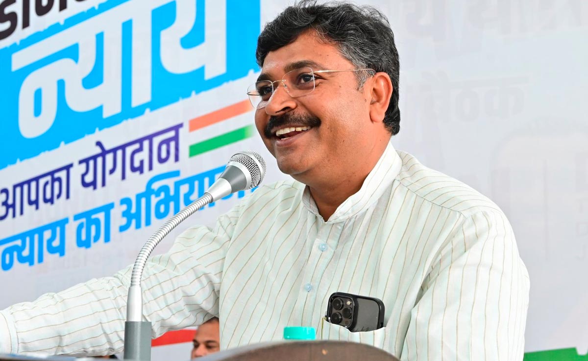 Rajasthan Politics: 'ब्यूरोक्रेसी के सामने बेबस हो चुके हैं राजस्थान CM', टीकाराम जूली बोले- 'भगवान से डरने की बात...'