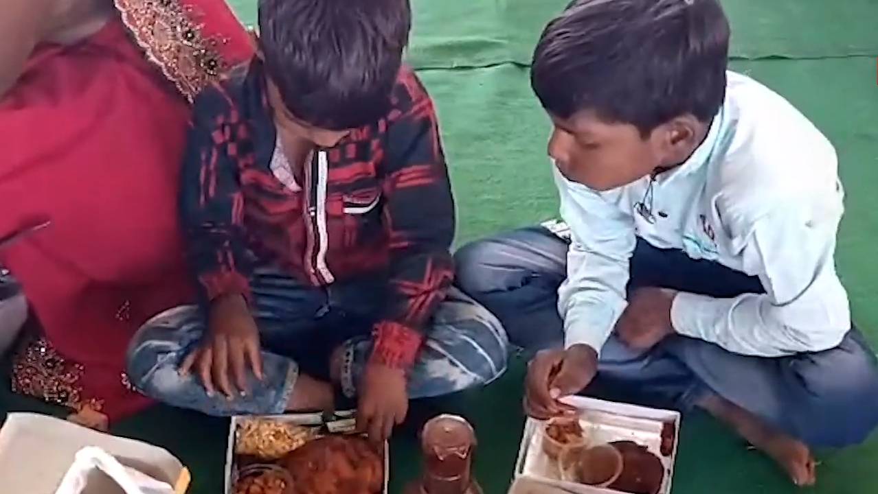 गंजबसौदा: मुख्यमंत्री कन्यादान योजना में VIP कल्चर की मार, खाने में दिखा भेदभाव