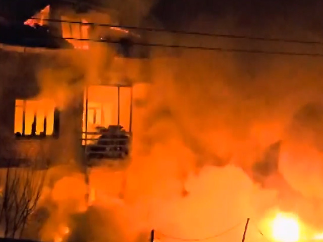 Massive Fire Breaks Out In A Residential House At Bagh-e-Mehtab Area Of Srinagar
