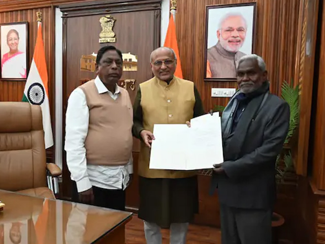 कौन हैं चंपई सोरेन, जो हेमंत सोरेन की जगह बने झारखंड के CM