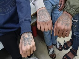 हाथ पर है गुलाब फूल का टैटू तो जरा बचकर! दिल्ली पुलिस ने 'रोज गैंग' के चार सदस्यों को दबोचा हाथ पर है गुलाब फूल का टैटू तो जरा बचकर! दिल्ली पुलिस ने 'रोज गैंग' के चार सदस्यों को दबोचा