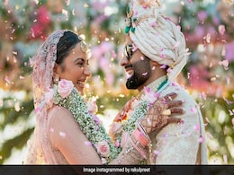 Rakul-Jackky Wedding Photo: रकुल प्रीत सिंह और जैकी भगनानी की शादी की पहली PHOTO आई सामने Rakul-Jackky Wedding Photo: रकुल प्रीत सिंह और जैकी भगनानी की शादी की पहली PHOTO आई सामने