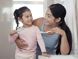 Tips For Healthy Teeth: चॉकलेट-टॉफी खाने से बच्चों के दांत में हो गई है कैविटी, तो इस तरह करें बचाव Tips For Healthy Teeth: चॉकलेट-टॉफी खाने से बच्चों के दांत में हो गई है कैविटी, तो इस तरह करें बचाव