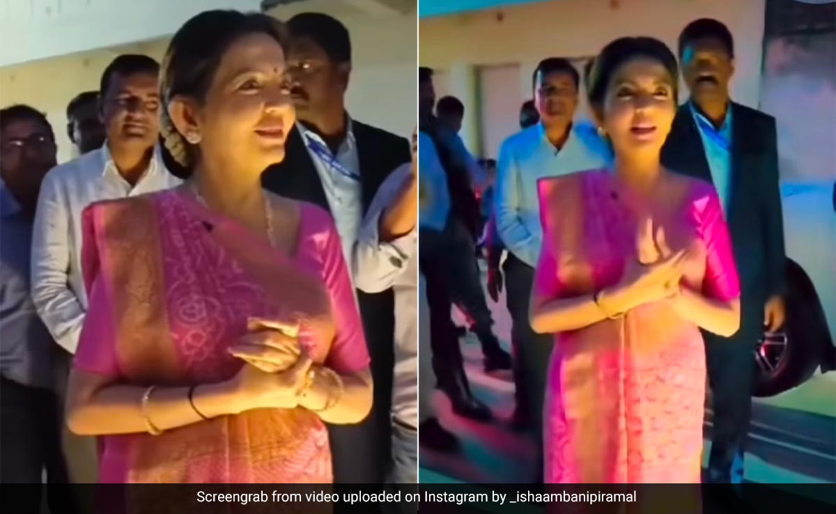 Nita Ambani In A Pink <i>Bandhani Saree</i> Takes Ethnic Gujarati Style To Ethereal Heights In Jamnagar