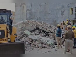 कोटा में गिरा दो मंजिला मकान, मलबे में दबे चौकीदार की मौत, पत्नी भी घायल, मची अफरातफरी कोटा में गिरा दो मंजिला मकान, मलबे में दबे चौकीदार की मौत, पत्नी भी घायल, मची अफरातफरी