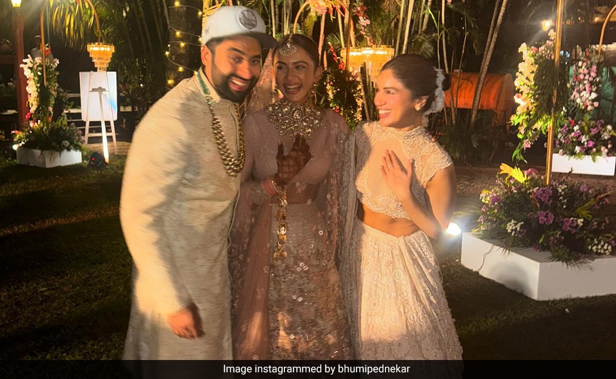 Bhumi Pednekar In An Embroidered White <i>Lehenga</i> Is A Stunningly Stylish Wedding Guest For Rakul Preet Singh And Jackky Bhagnani's Wedding
