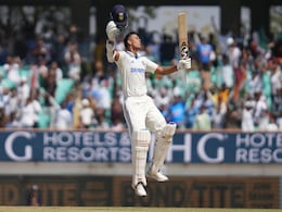 IND vs ENG: दोहरा शतक लगाने के बाद भी यशस्वी जायसवाल को नहीं मिला 'प्लेयर ऑफ द मैच' का खिताब, फैन्स के बीच मचा बवाल IND vs ENG: दोहरा शतक लगाने के बाद भी यशस्वी जायसवाल को नहीं मिला 'प्लेयर ऑफ द मैच' का खिताब, फैन्स के बीच मचा बवाल