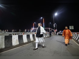 Video: PM Modi's Midnight Inspection Of Lucknow Highway With Yogi Adityanath Video: PM Modi's Midnight Inspection Of Lucknow Highway With Yogi Adityanath