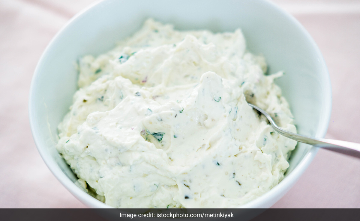 दही में मिला लीजिए इन पत्तों का पेस्ट और लगाकर देखिए बालों पर, लंबे, घने और डैंड्रफ फ्री हो जाएंगे बाल