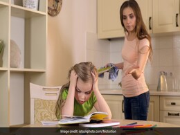 हेलिकॉप्टर पेरेंटिंग तो नहीं कर रहे हैं आप, डगमगा सकता है बच्चे का कॉन्फिडेंस, आज ही बदल दें तरीका हेलिकॉप्टर पेरेंटिंग तो नहीं कर रहे हैं आप, डगमगा सकता है बच्चे का कॉन्फिडेंस, आज ही बदल दें तरीका