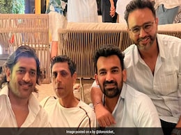 Reunion of oldmates: धोनी, नेहरा, पार्थिव और जहीर को फिर से एक साथ देख फैन्स की खुशी पहुंची सातवें आसमान पर, देखें Photos Reunion of oldmates: धोनी, नेहरा, पार्थिव और जहीर को फिर से एक साथ देख फैन्स की खुशी पहुंची सातवें आसमान पर, देखें Photos